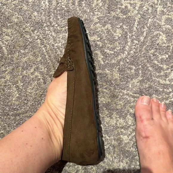 Argo is dark green loafers with gold hardware in 39 - Picture 6 of 6